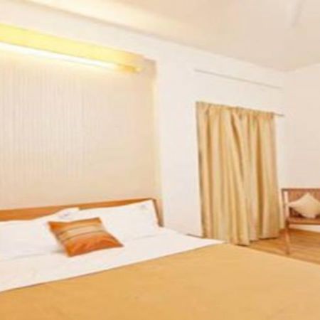 העיר בנגלור Hotel Holiday Home מראה חיצוני תמונה