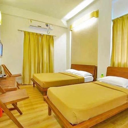 העיר בנגלור Hotel Holiday Home מראה חיצוני תמונה