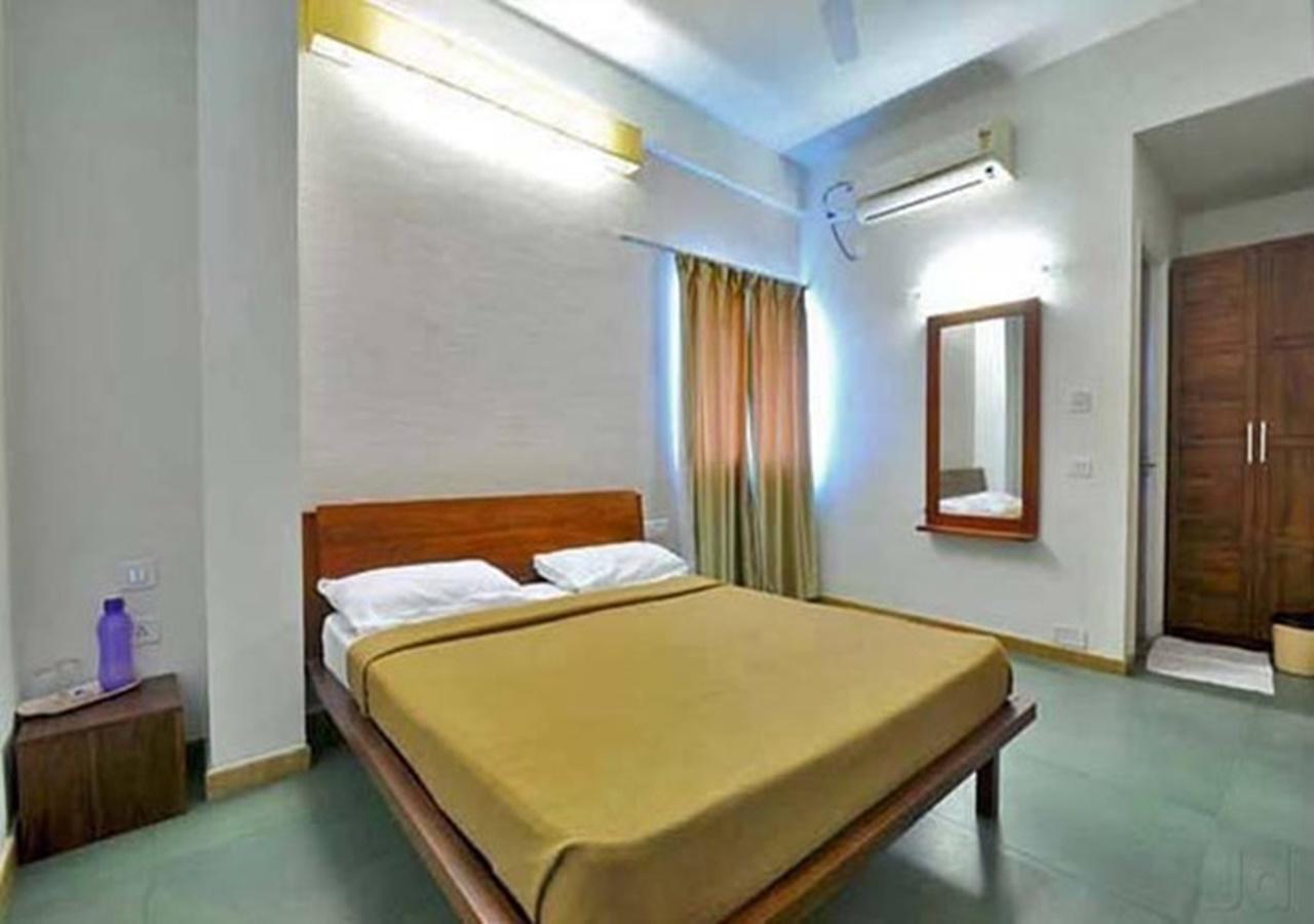 העיר בנגלור Hotel Holiday Home מראה חיצוני תמונה