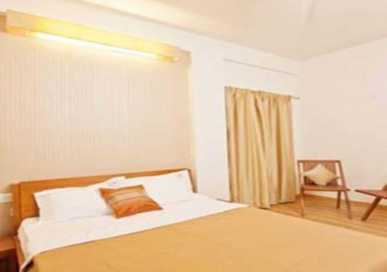 העיר בנגלור Hotel Holiday Home מראה חיצוני תמונה